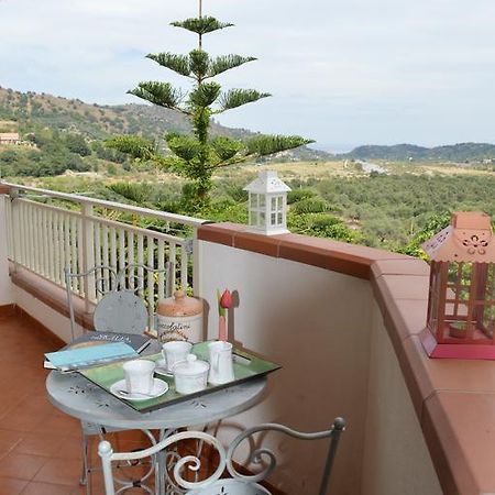 La Casa Di Giulia Appartement Forza dʼAgro Buitenkant foto