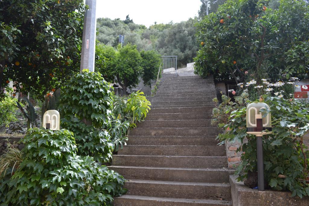 La Casa Di Giulia Appartement Forza dʼAgro Buitenkant foto