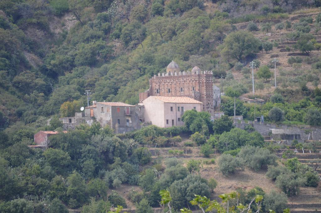 La Casa Di Giulia Appartement Forza dʼAgro Buitenkant foto