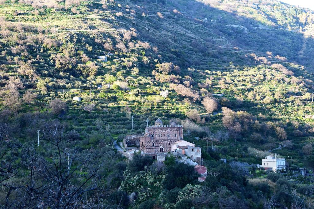 La Casa Di Giulia Appartement Forza dʼAgro Buitenkant foto