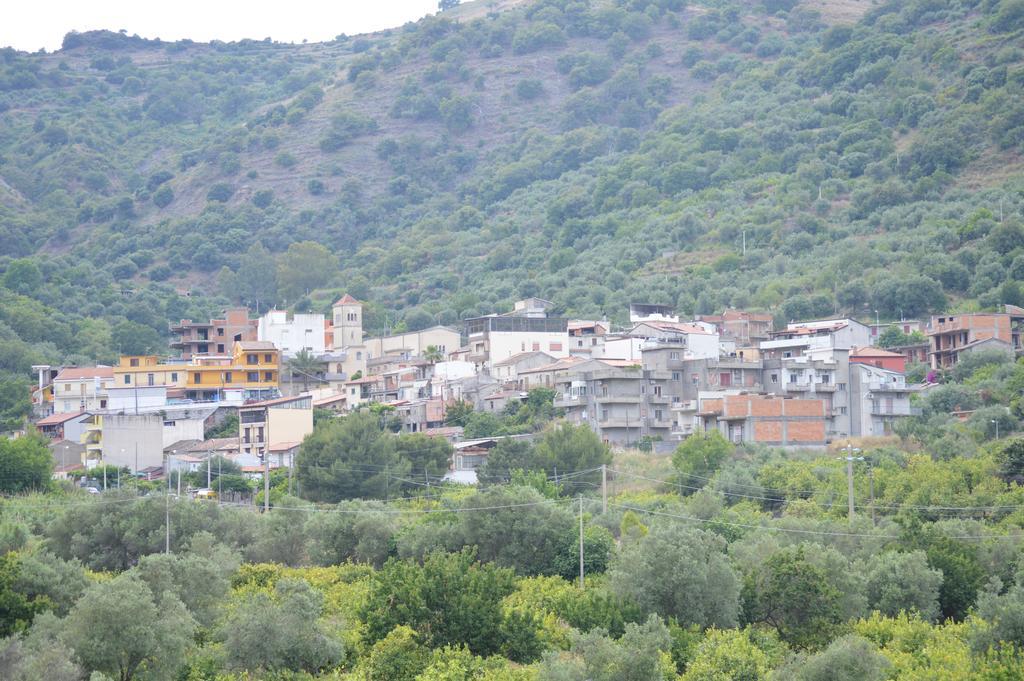 La Casa Di Giulia Appartement Forza dʼAgro Buitenkant foto